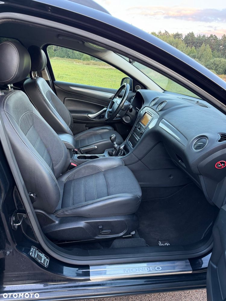 Ford Mondeo 2.0 TDCi Titanium X - 24