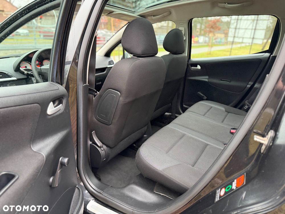 Peugeot 207 HDi FAP 90 (Blue Lion) Business-Line Niveau 2 - 24