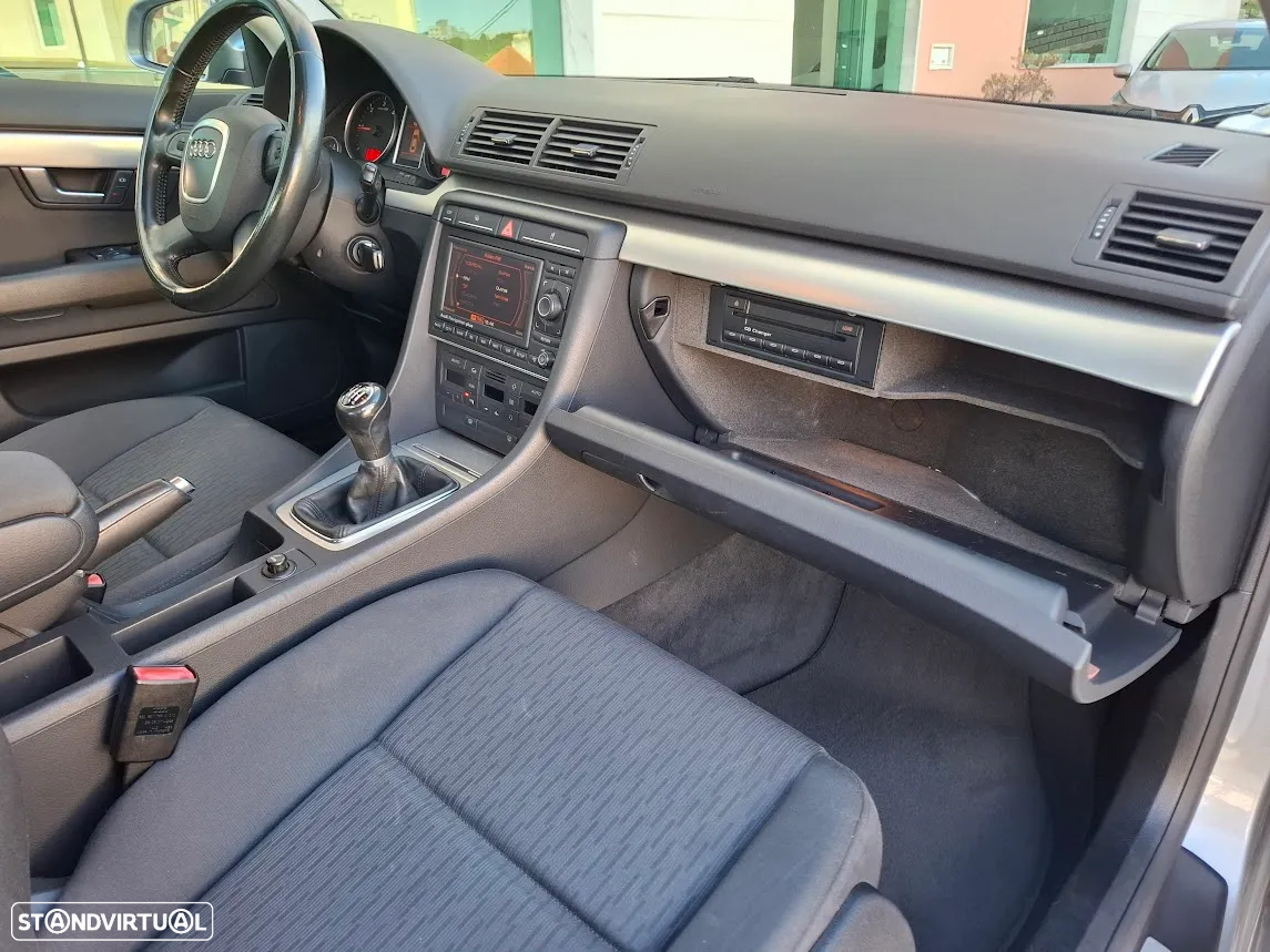 Audi A4 2.0 TDI S-line - 41
