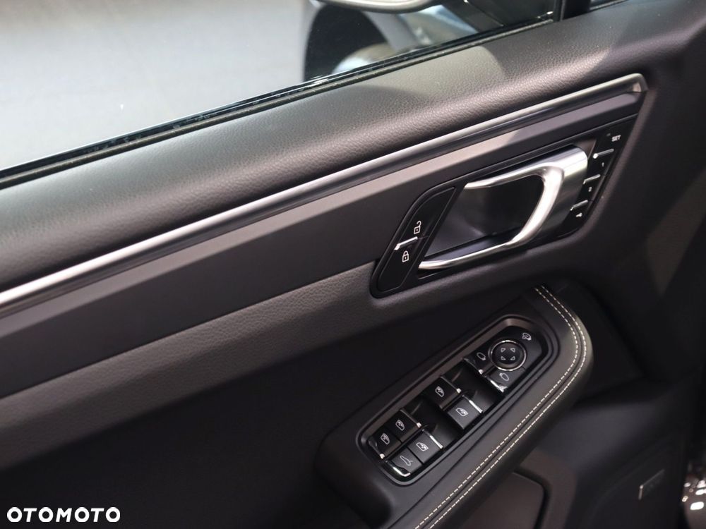 Porsche Macan T - 23