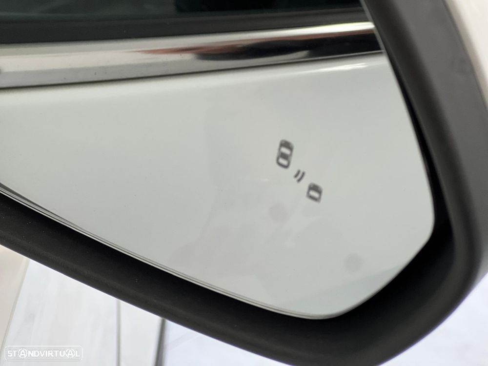 MG ZS EV 72.6 kWh Luxury - 44