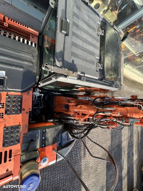 Hitachi ZX 135 US-3 - 14