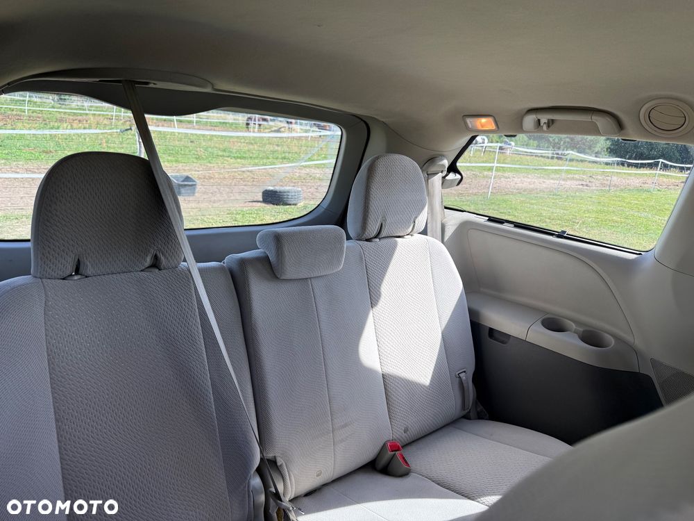 Toyota Sienna 3.5 V6 - 26