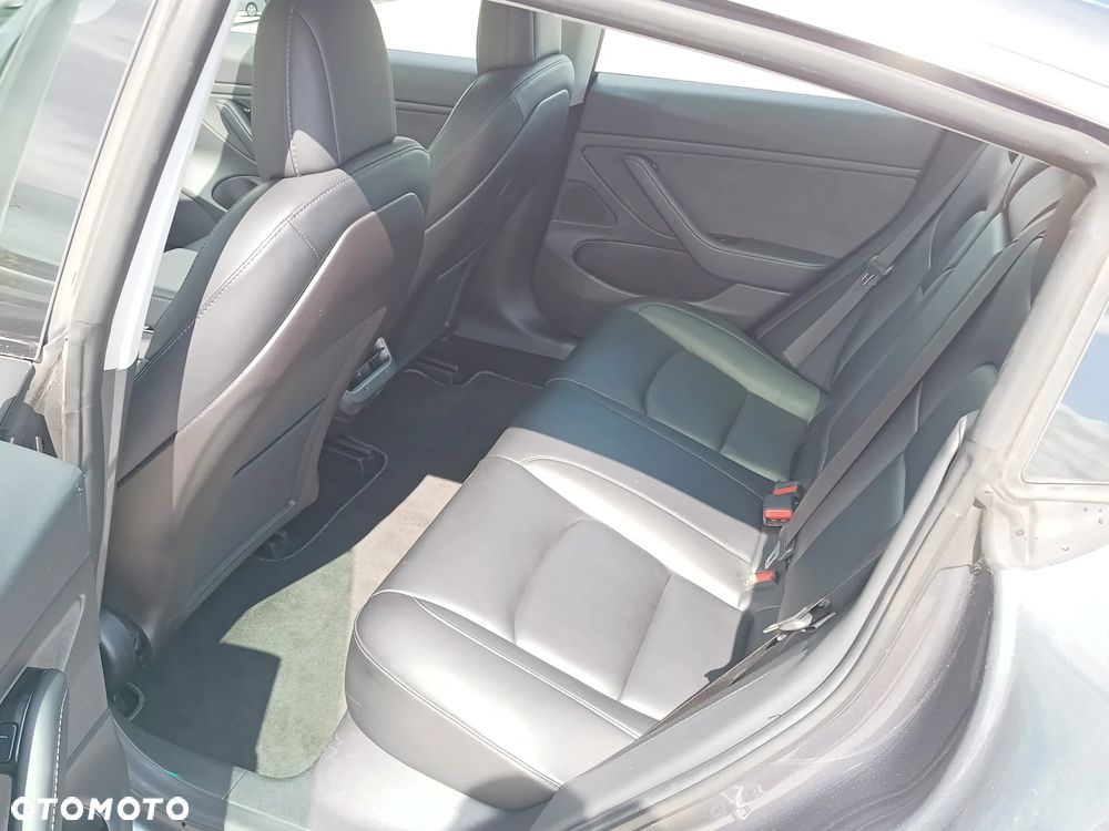 Tesla Model 3 Langstreckenbatterie Allradantrieb Dual Motor - 12