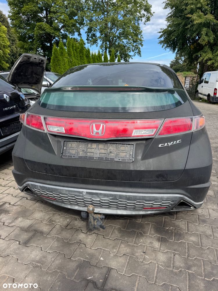 Honda Civic VIII UFO na części 1.8 2008r - 4
