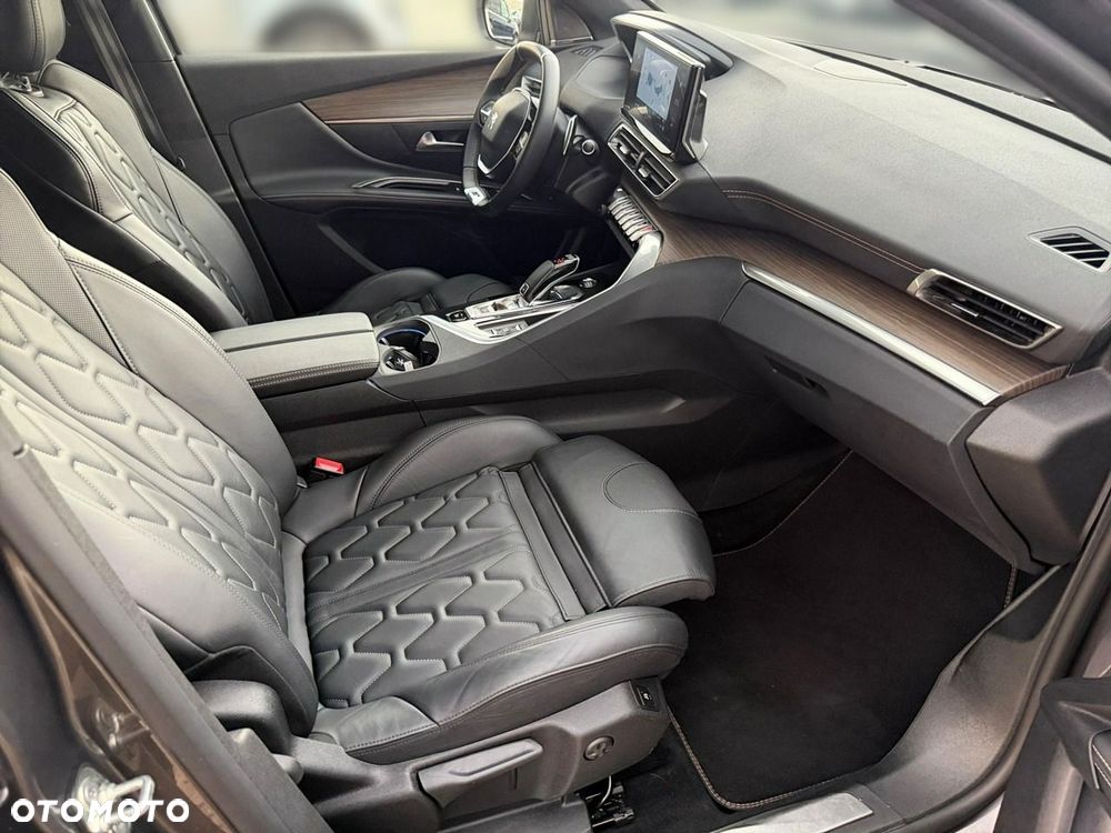 Peugeot 5008 - 24