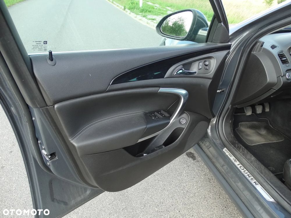 Opel Insignia Country Tourer 2.0 Diesel 4x4 Exclusive - 23