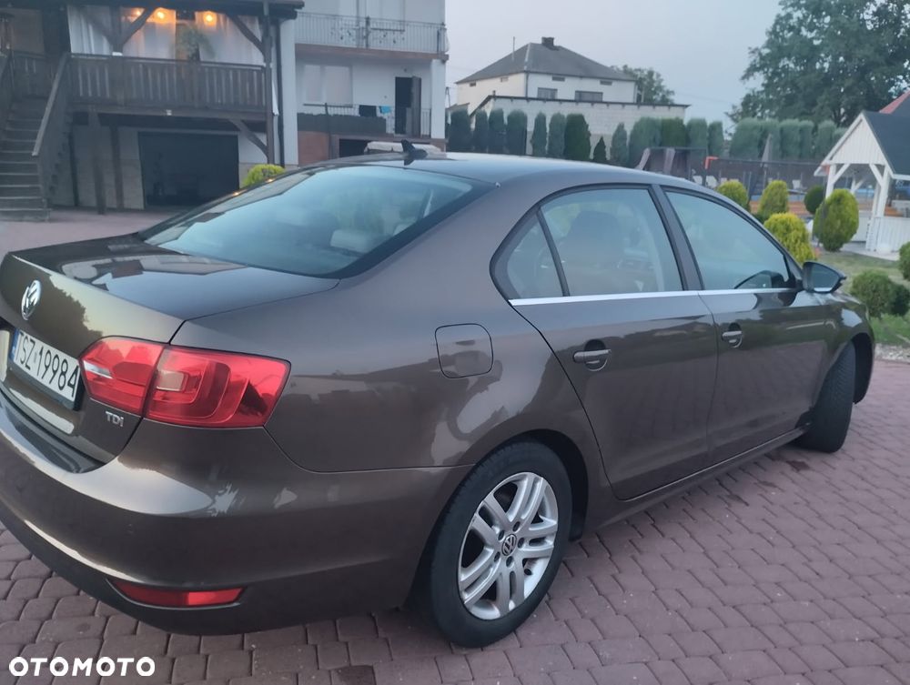 Volkswagen Jetta 1.6 TDI Comfortline - 3