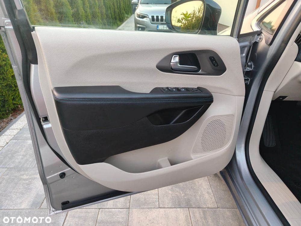 Chrysler Pacifica - 18