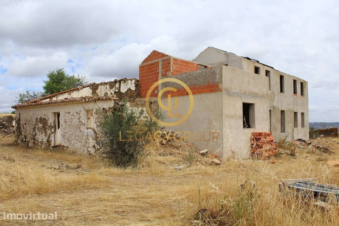 Pequena Povoação - Conjunto de Casas e Terreno – S. Martinho / Alco... - Grande imagem: 2/49