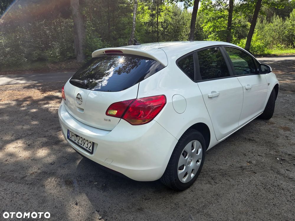 Opel Astra 1.7 CDTI - 10