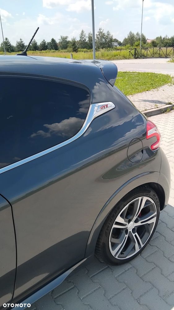 Peugeot 208 2013 photo 5