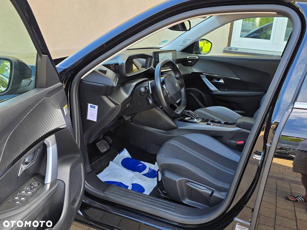 Peugeot 2008 1.5 BlueHDi Allure Pack S&S EAT8 - 17