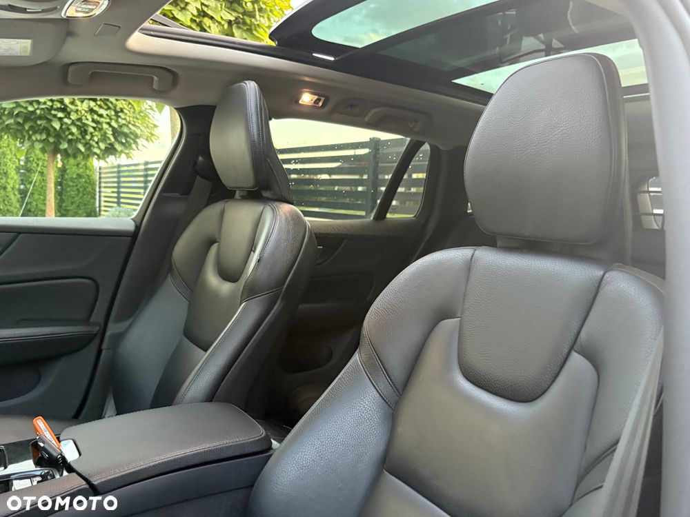 Volvo V60 T6 AWD Recharge Geartronic Inscription - 19