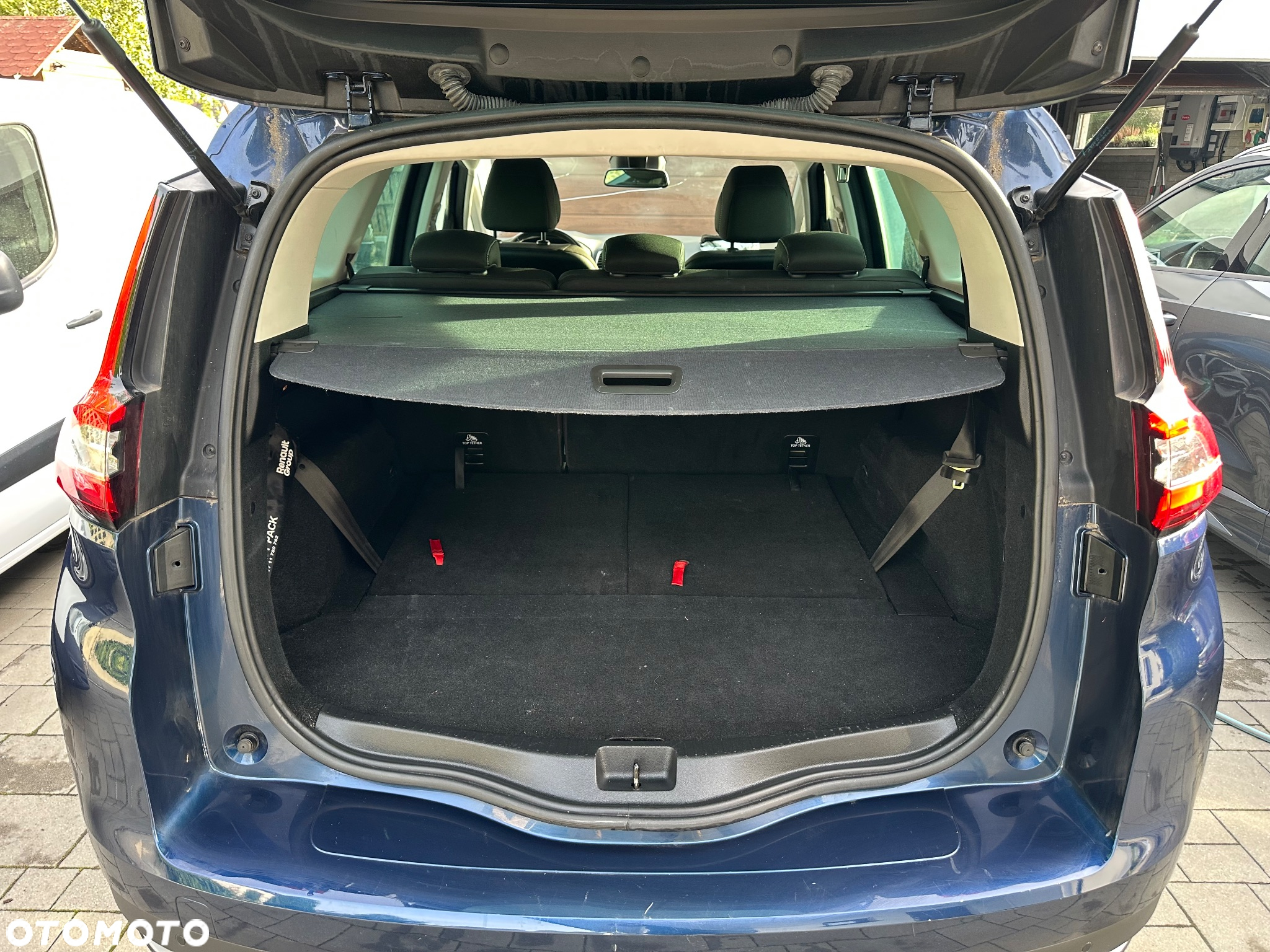 Renault Grand Scenic - 21