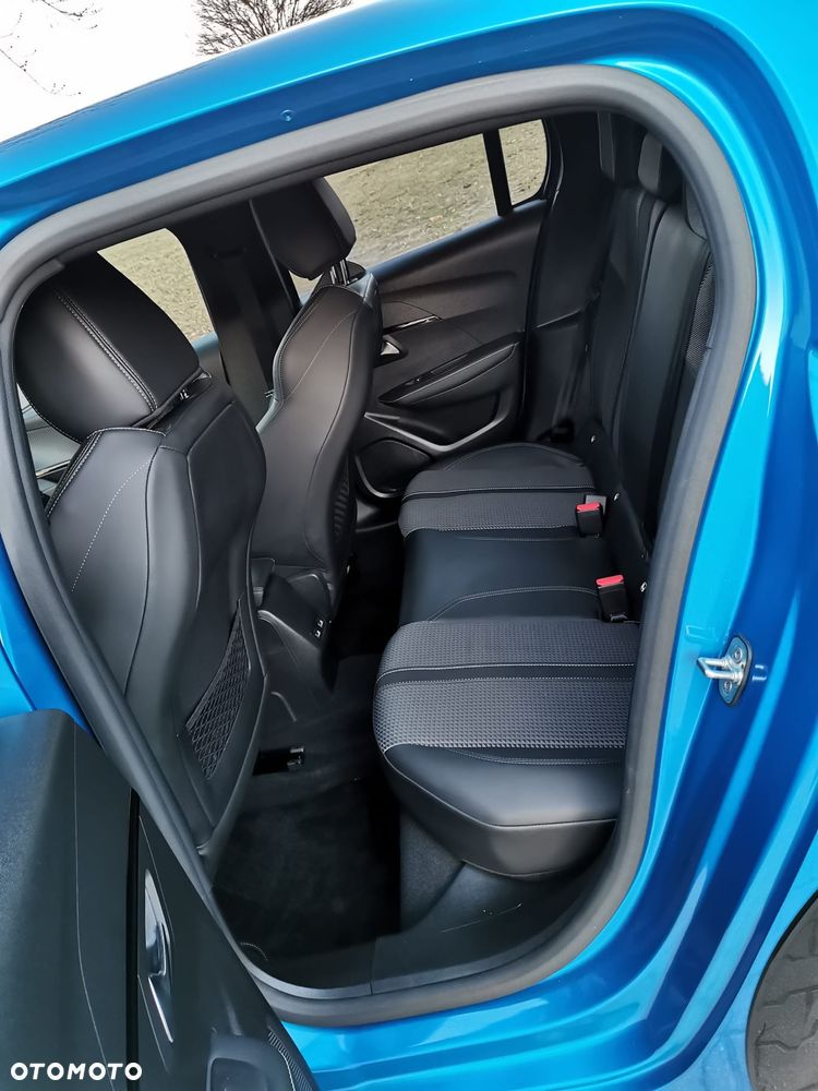 Peugeot 208 - 4