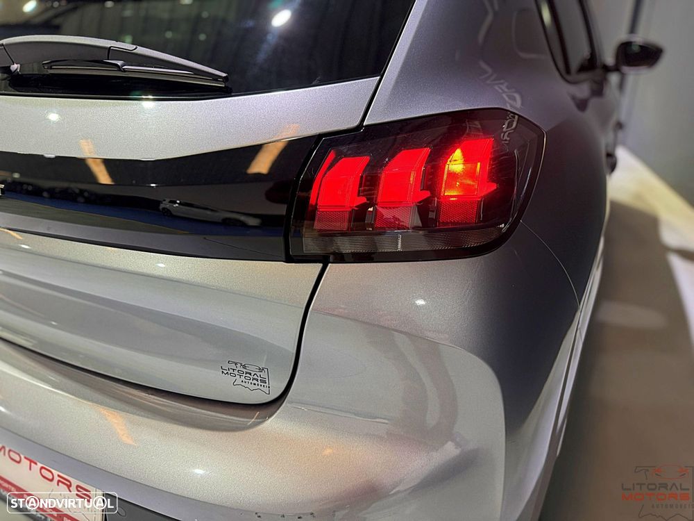 Peugeot 208 1.2 PureTech SE Style - 11