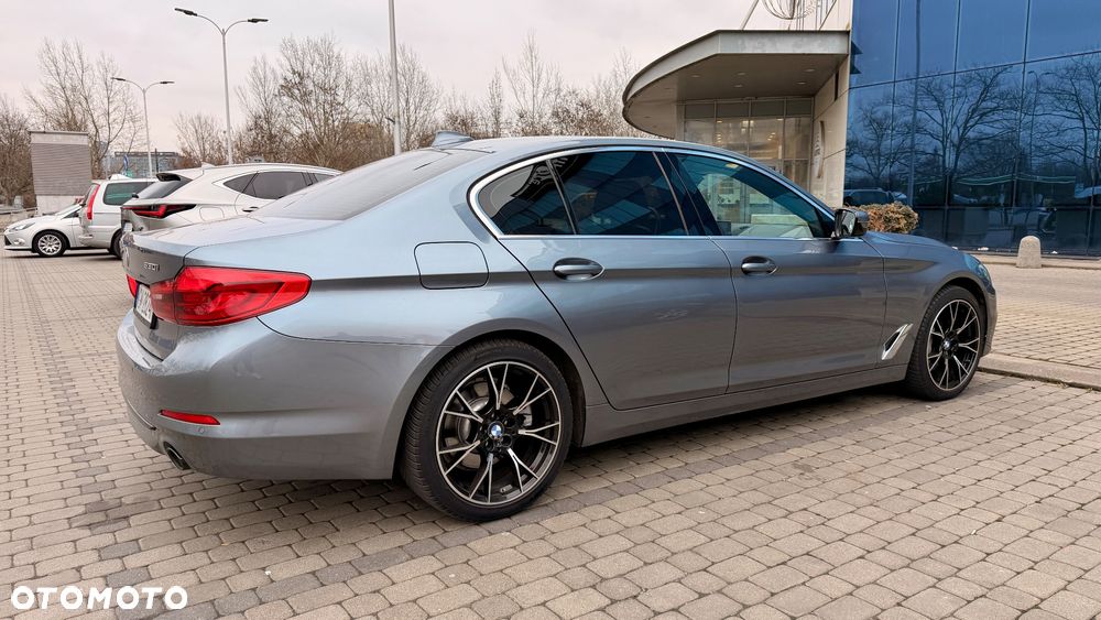 BMW Seria 5 530i xDrive Sport Line sport - 2