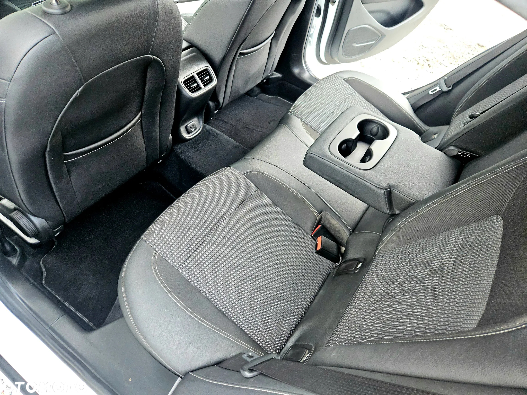 Opel Insignia 1.5 T GPF Innovation S&S - 27