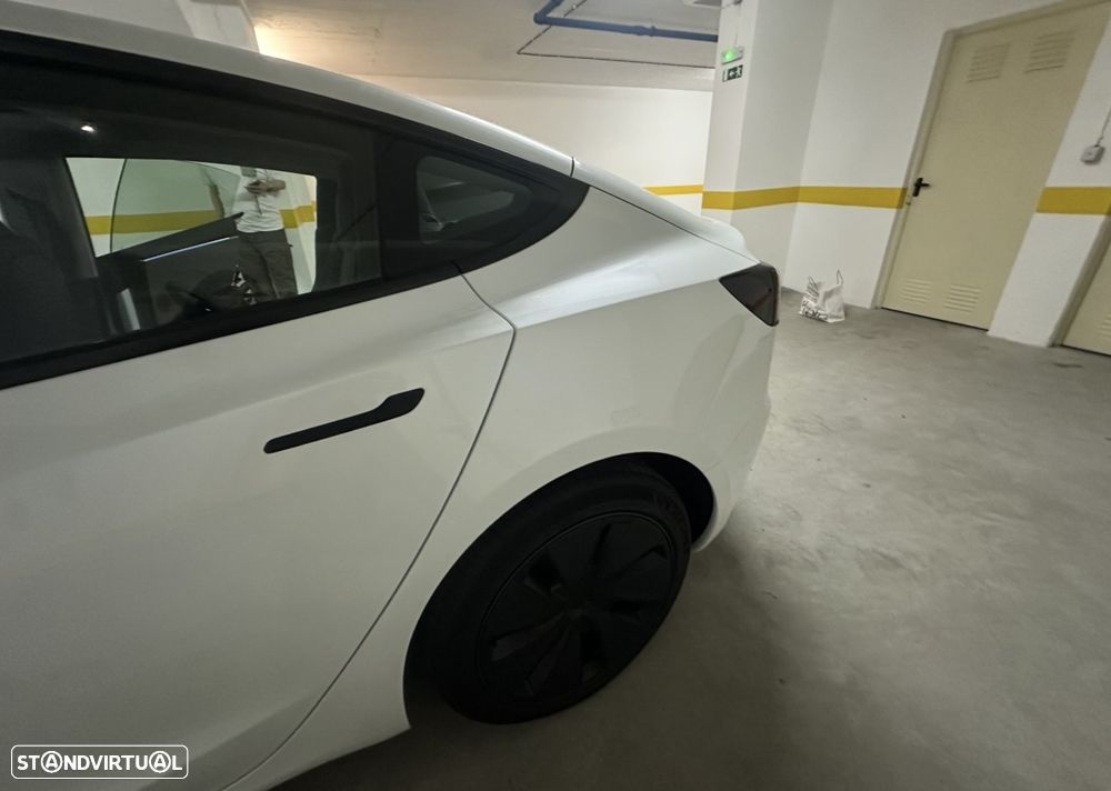Tesla Model 3 - 4