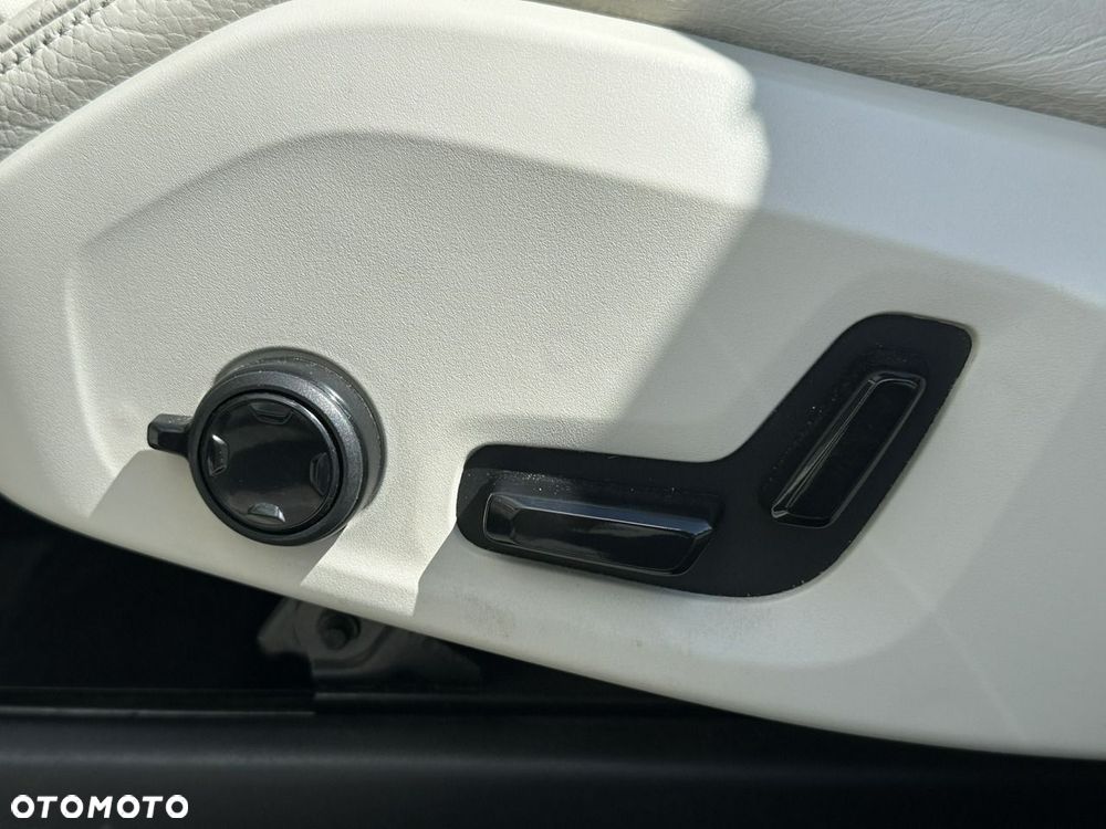 Volvo XC 60 - 36