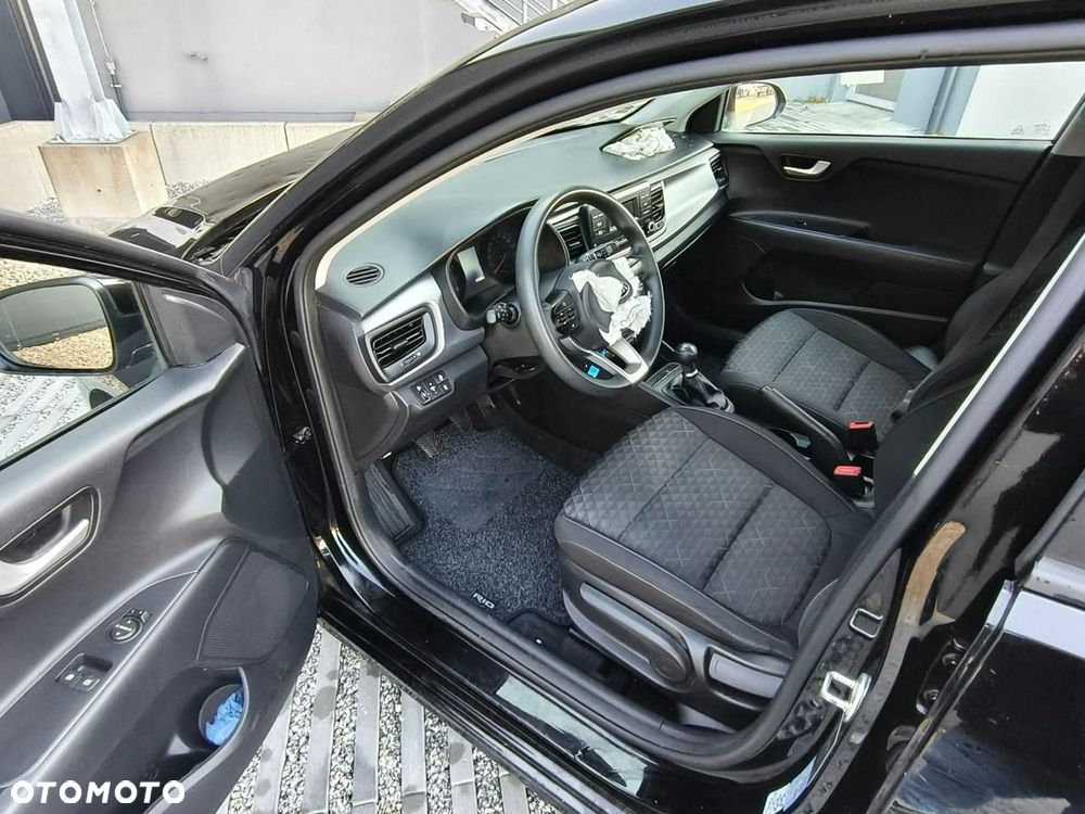 Kia Rio - 10