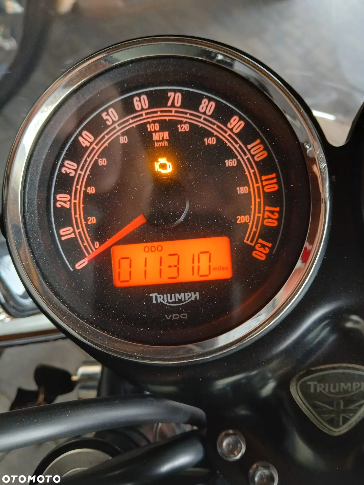 Triumph Bonneville - 24