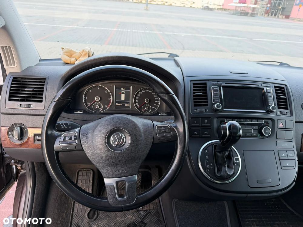 Volkswagen Multivan - 19