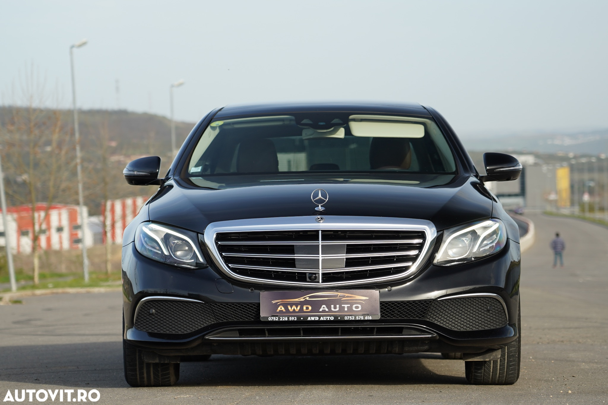 Mercedes-Benz E 220 d 9G-TRONIC Exclusive - 25