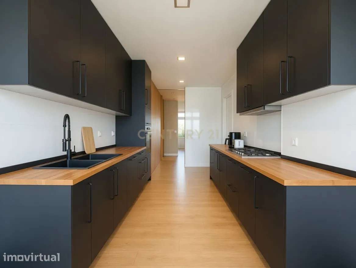 T5 completamente renovado, com 2 Suítes , varandas e garagem, na zona - Grande imagem: 2/36