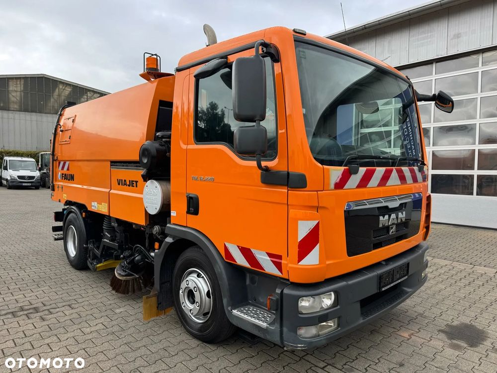 MAN 12.220 4x2 BL EURO5 ZAMIATARKA VIAJET 5RHS - 2