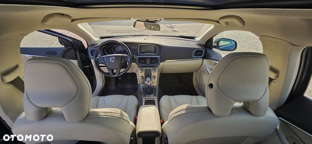 Volvo V40 D2 Summum - 12