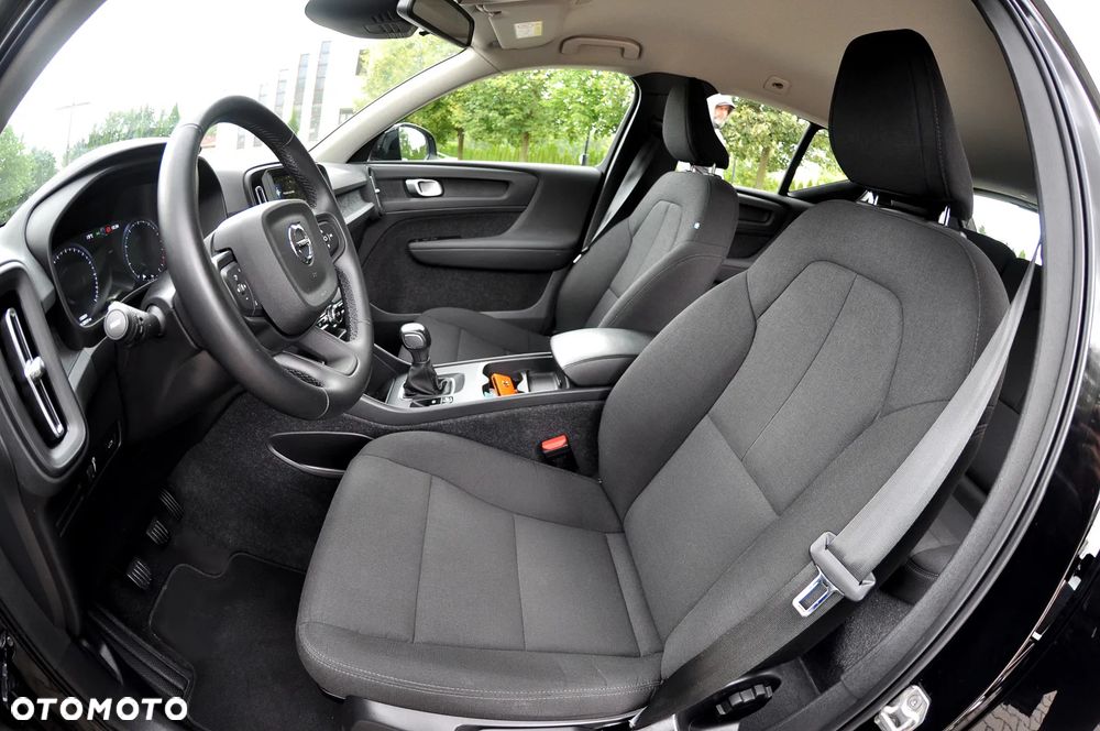 Volvo XC 40 T2 Momentum Pro - 16