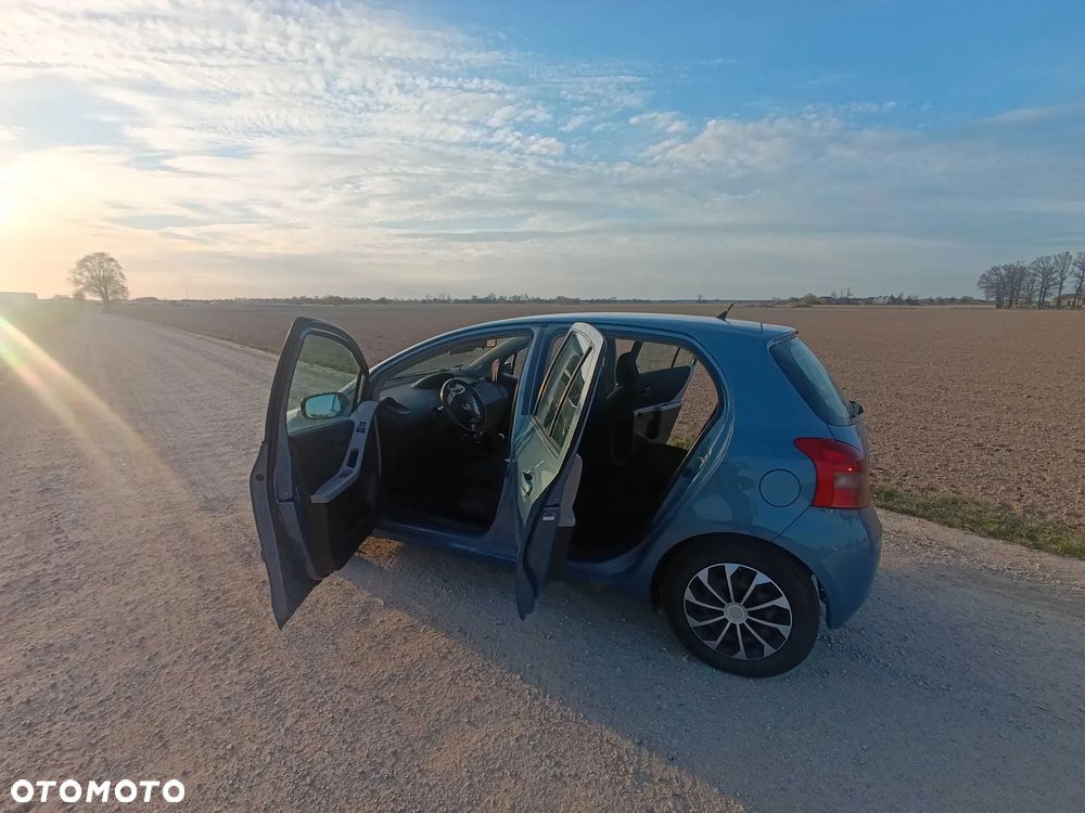 Toyota Yaris 1.3 VVT-i Luna - 16