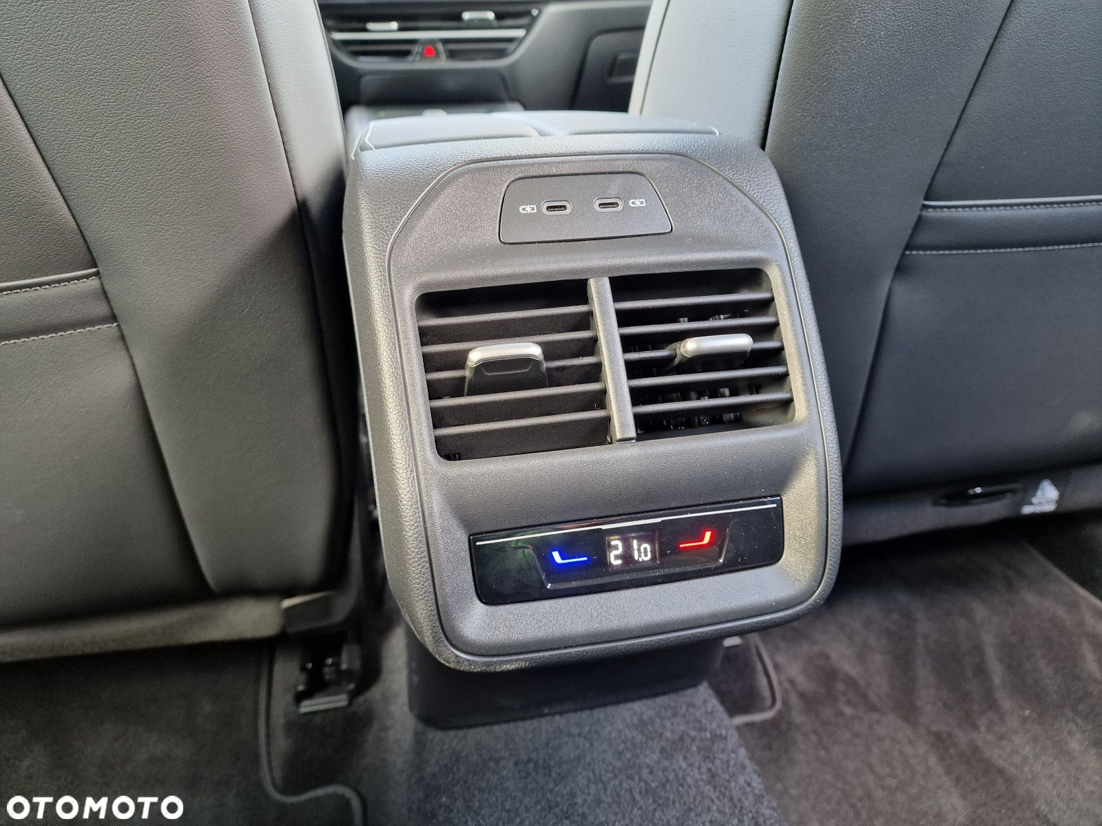 Volkswagen Passat - 32