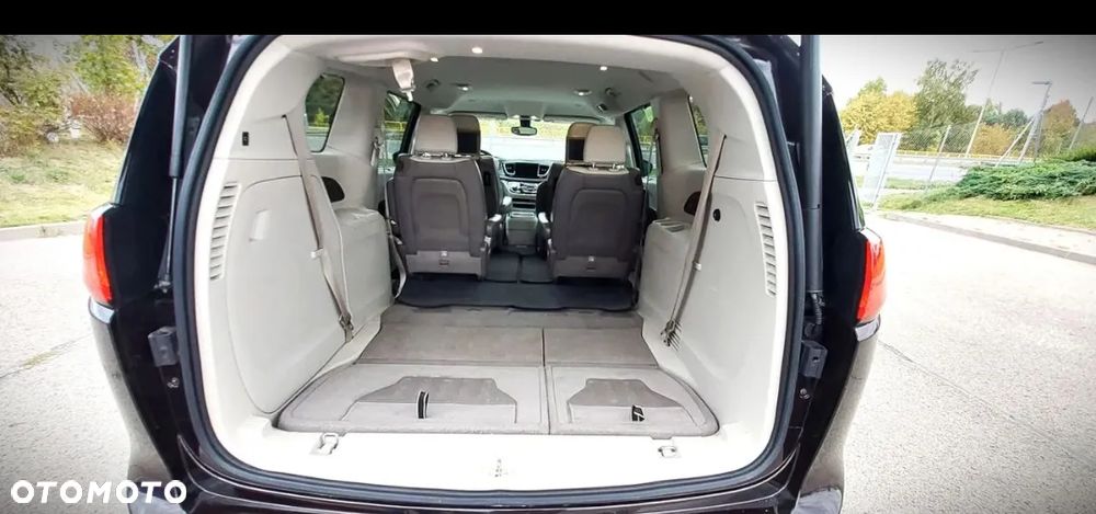 Chrysler Pacifica - 13