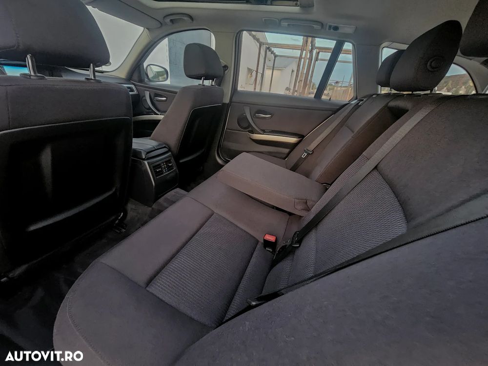 BMW Seria 3 318d DPF Touring Edition Exclusive - 11