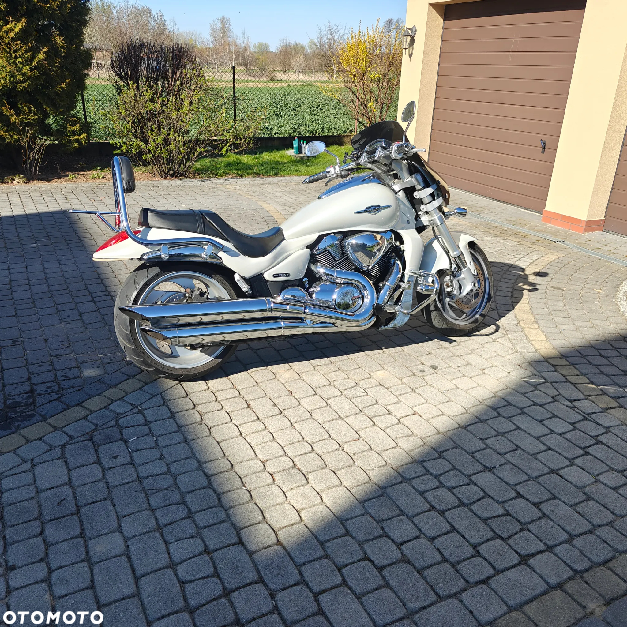 Suzuki Boulevard - 3
