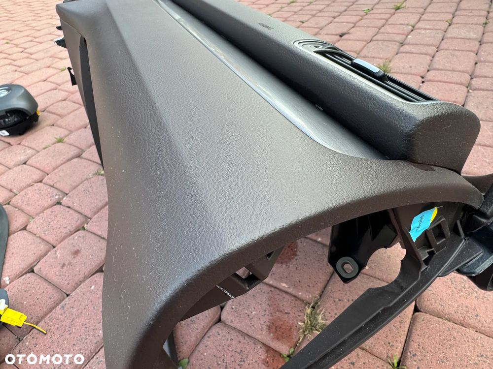 DESKA KONSOLA KOKPIT PODUSZKA PASY PASSAT B7 BRĄZOWA - 2