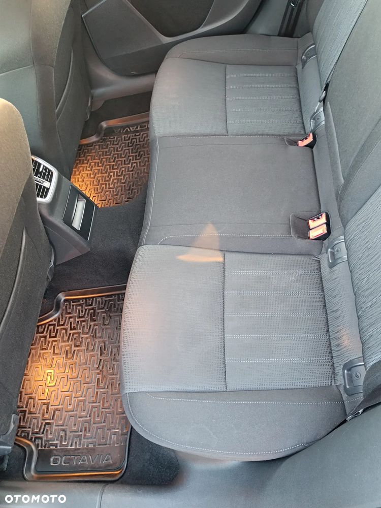 Skoda Octavia 2.0 TDI SCR Style DSG - 30