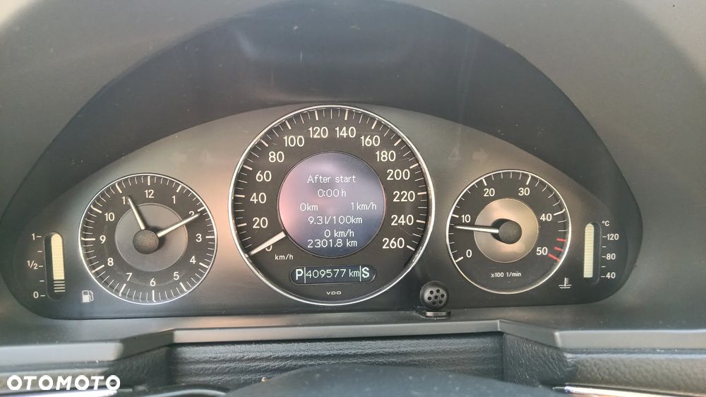 Mercedes-Benz E-Class 2004 photo 5