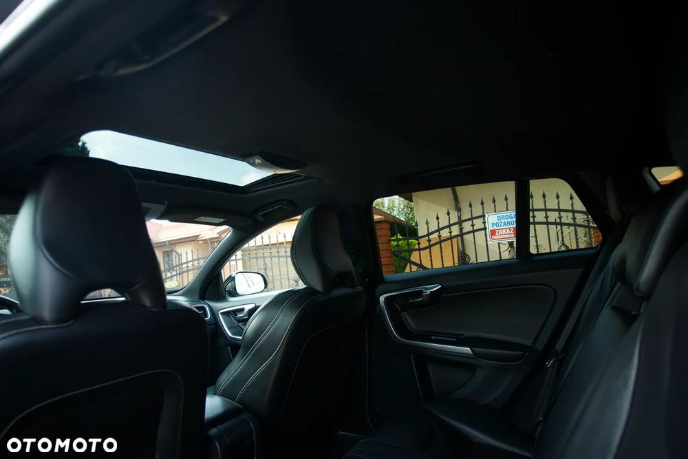 Volvo V60 D3 Summum - 30
