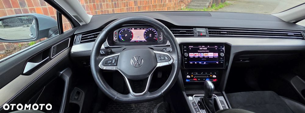 Volkswagen Passat 2.0 TDI Elegance DSG - 24