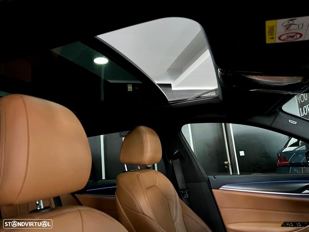 BMW 530 e Pack Desportivo M - 28