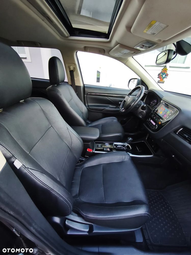 Mitsubishi Outlander - 14