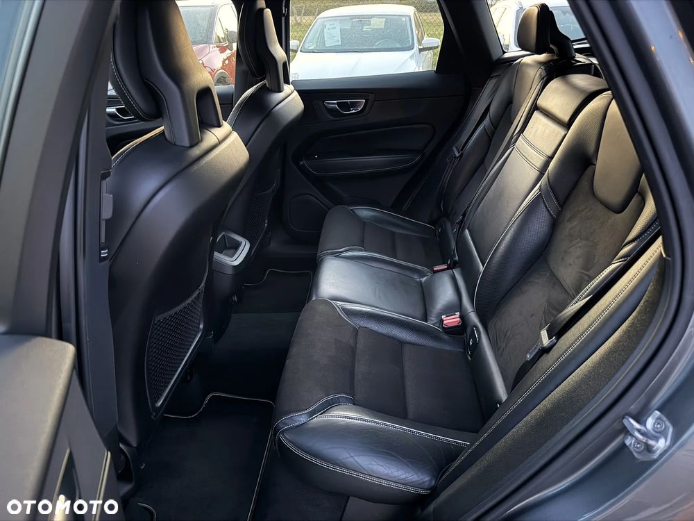 Volvo XC 60 D5 SCR AWD R-Design - 13