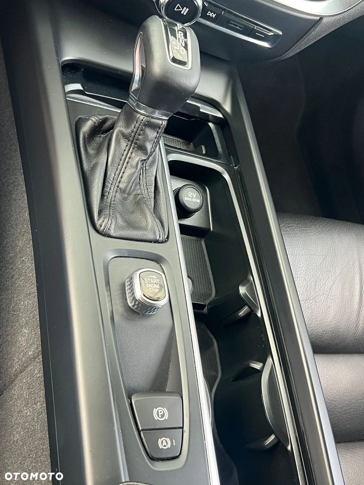 Volvo V60 D4 - 24