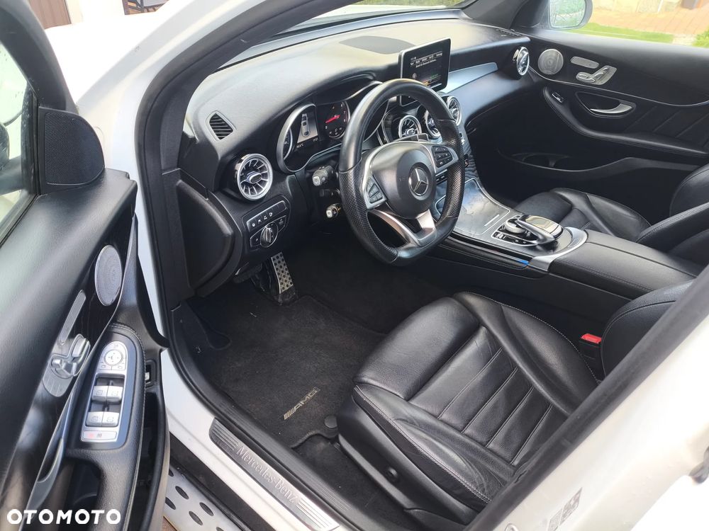 Mercedes-Benz GLC 300 4Matic 9G-TRONIC AMG Line - 36