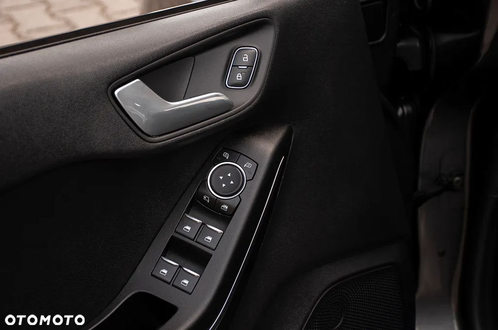 Ford Fiesta 1.0 EcoBoost S&S ST-LINE - 37