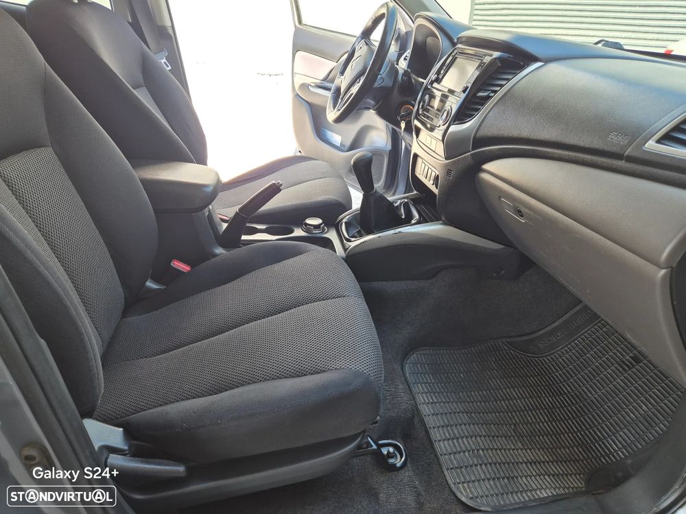 Mitsubishi L200 2.4 DI-D CD Intense Space Cab Strakar 4WD - 13